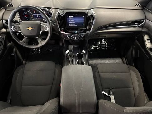 Used 2023 Chevrolet Traverse LT AWD/4WD image 3