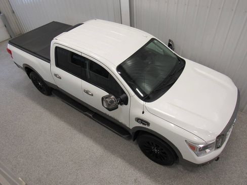 Used 2019 Nissan Titan Platinum Reserve w/ Platinum Utility Package image 5