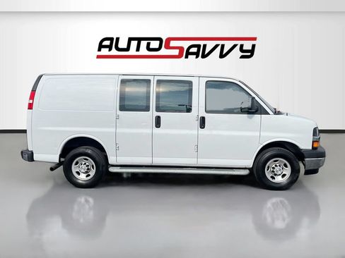 Used 2023 Chevrolet Express 2500 w/ Driver Convenience Package RWD image 8
