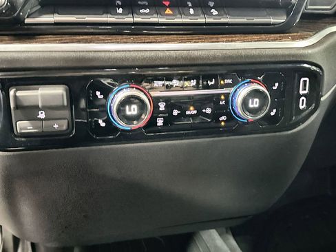 Used 2026 GMC Sierra 2500 SLE w/ SLE Value Package; image 22