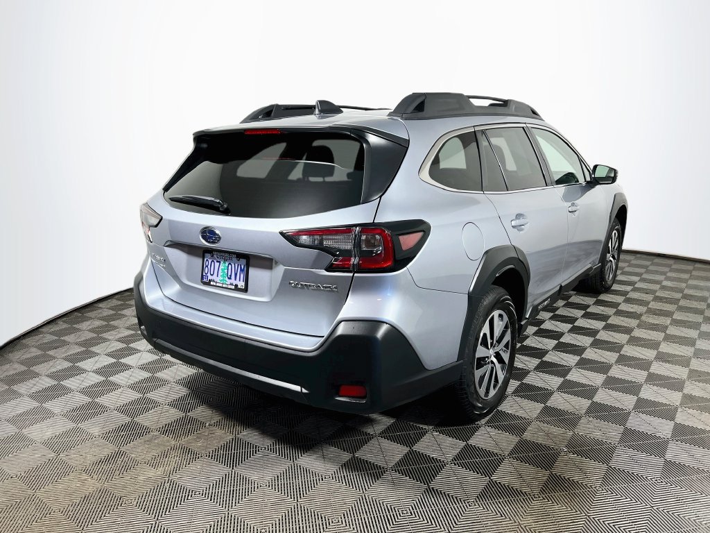Certified 2025 Subaru Outback Premium AWD/4WD image 7