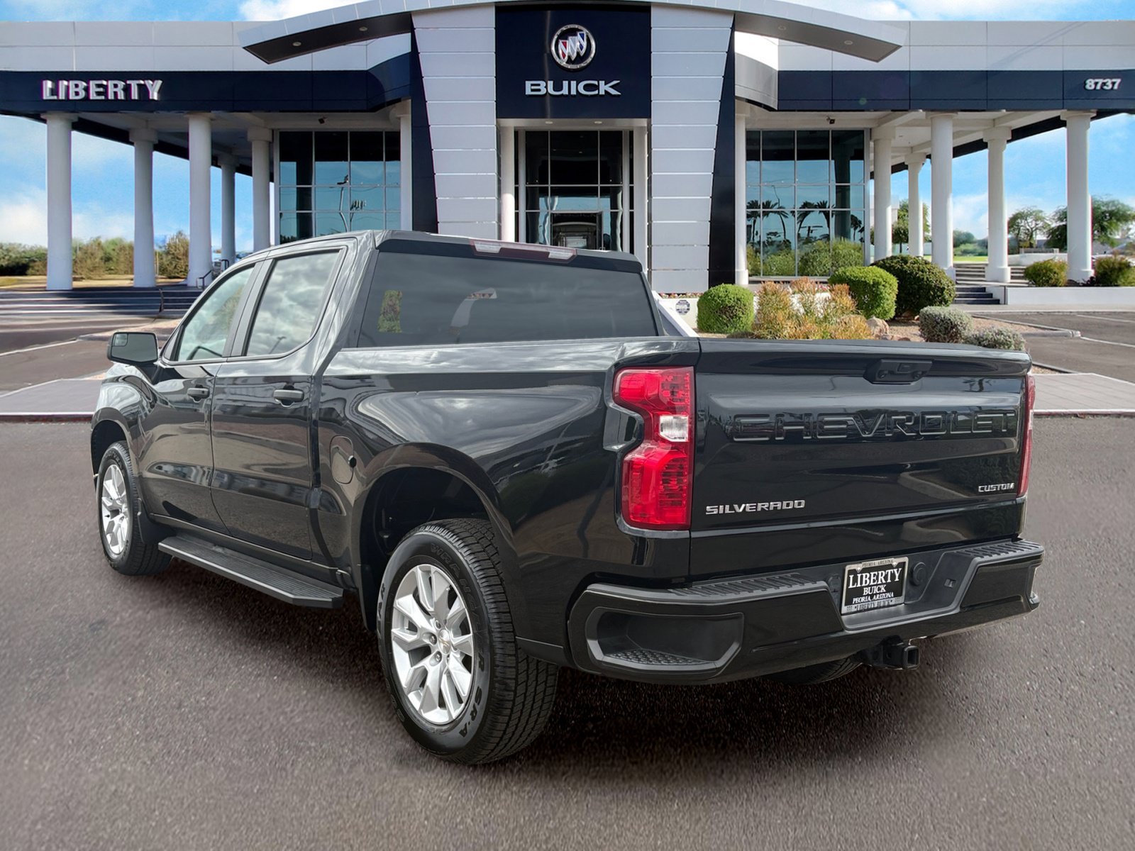 Used 2023 Chevrolet Silverado 1500 Custom RWD image 5