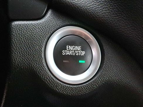 Used 2021 Chevrolet Equinox LT image 20