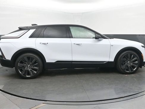 New 2026 Cadillac Lyriq Signature Sport image 6