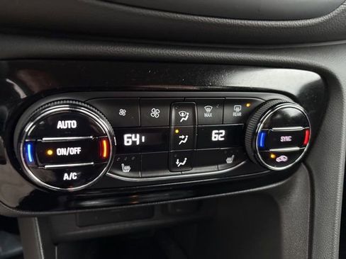 Used 2022 Buick Encore GX Select w/ Sport Touring Package image 17