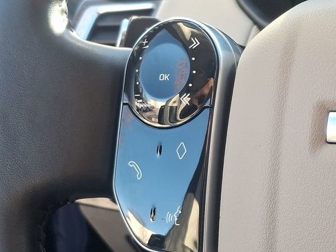 Used 2019 Land Rover Discovery SE image 21