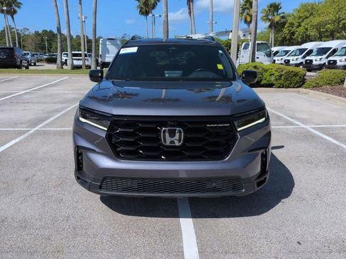 Used 2025 Honda Pilot Black Edition image 9
