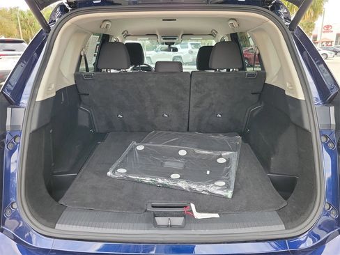 Used 2025 Nissan Rogue SV image 7