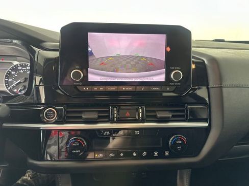 Used 2022 Nissan Pathfinder S AWD/4WD image 23