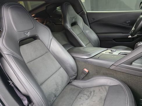 Used 2015 Chevrolet Corvette Z06 w/ 3LZ Preferred Equipment Group RWD image 26