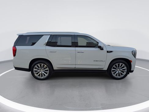 Used 2024 GMC Yukon Denali w/ Advanced Technology Package AWD/4WD image 2