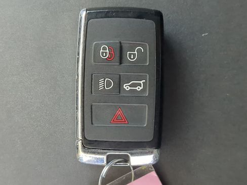 Certified 2024 Land Rover Defender 130 X-Dynamic SE AWD/4WD image 35