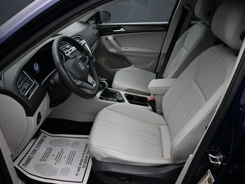 Used 2022 Volkswagen Tiguan SE AWD/4WD image 11