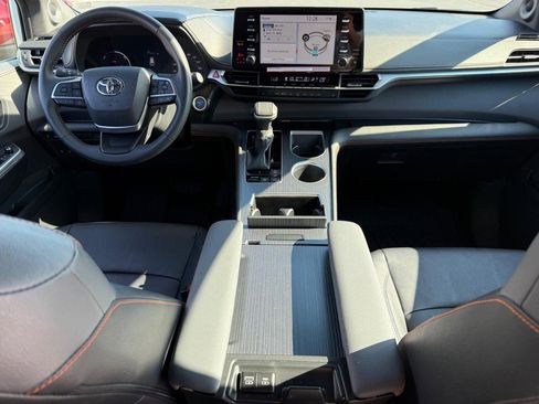 Certified 2024 Toyota Sienna XSE image 13