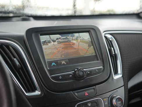 Used 2018 Chevrolet Malibu LT w/ LPO, Convenience Package 2 FWD image 24