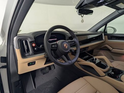 New 2026 Porsche Cayenne AWD/4WD image 4
