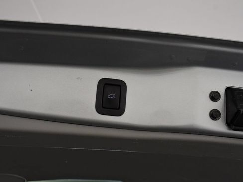 Used 2017 Toyota Highlander Limited Platinum AWD/4WD image 25