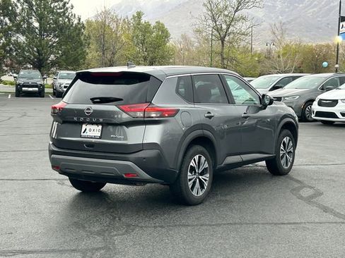 Used 2023 Nissan Rogue SV AWD/4WD image 3