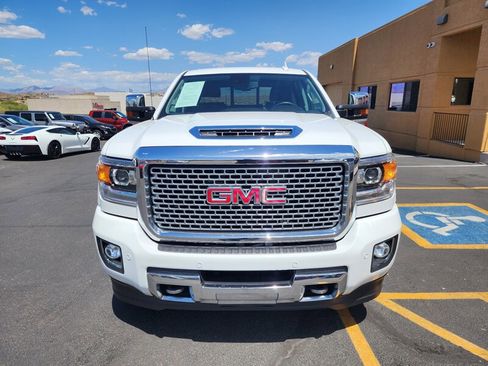 Used 2017 GMC Sierra 2500 Denali w/ Duramax Plus Package AWD/4WD image 8