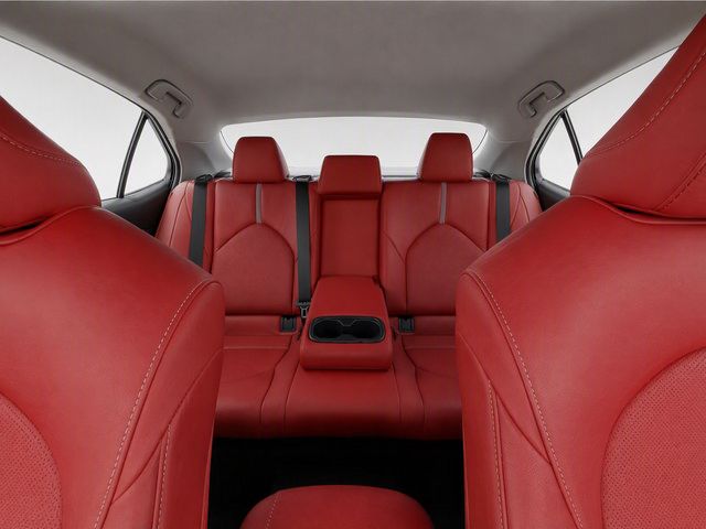 Used 2018 Toyota Camry XSE FWD image 17