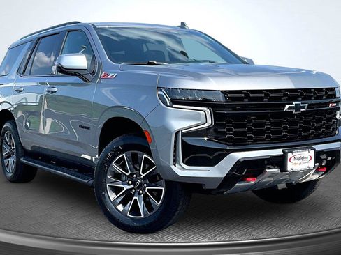 Used 2023 Chevrolet Tahoe Z71 w/ Luxury Package AWD/4WD image 13