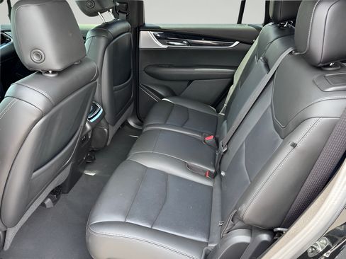 Used 2023 Cadillac XT6 Premium Luxury AWD/4WD image 36
