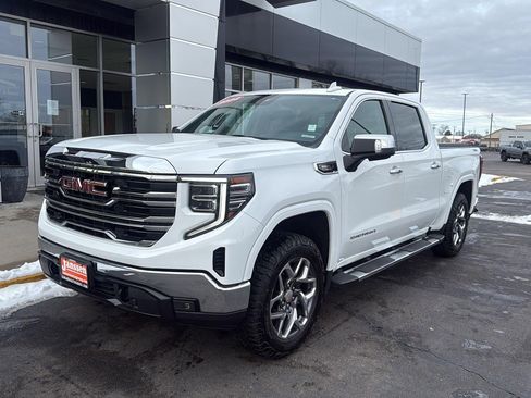 Used 2022 GMC Sierra 1500 SLT w/ X31 Off-Road Package image 12
