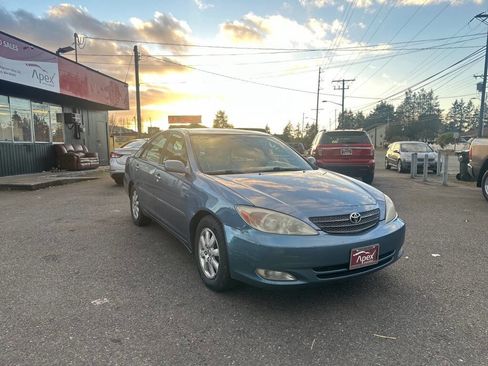 Used 2004 Toyota Camry LE image 4