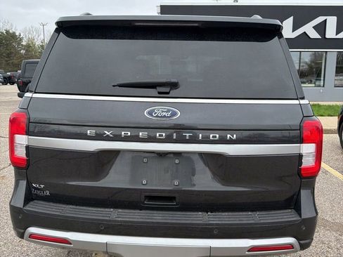 Used 2024 Ford Expedition XLT AWD/4WD image 5