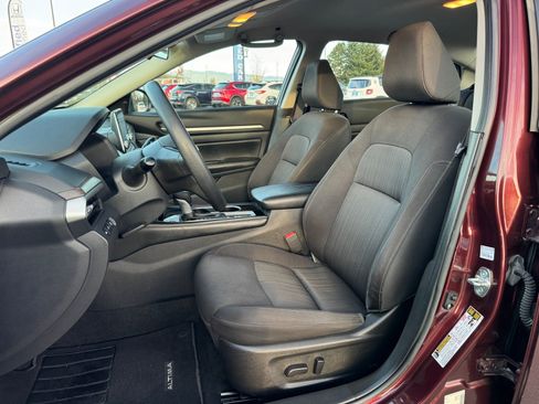 Used 2023 Nissan Altima 2.5 SV image 11
