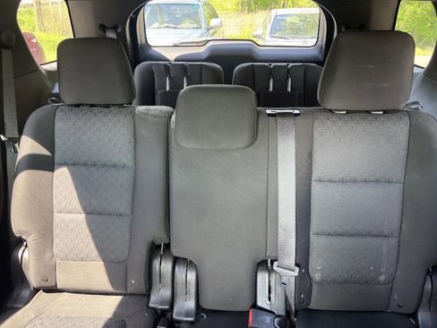 Used 2015 Ford Explorer XLT w/ Equipment Group 201A FWD image 20