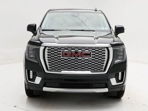 Used 2023 GMC Yukon XL Denali w/ Advanced Technology Package image 5
