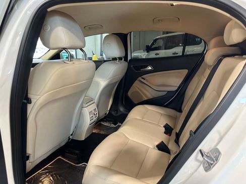 Used 2019 Mercedes-Benz GLA 250 4MATIC image 32