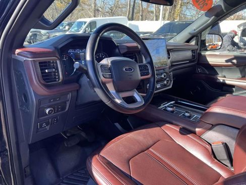 Used 2022 Ford Expedition Limited image 13