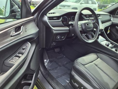 New 2025 Jeep Grand Cherokee L Limited w/ Luxury Tech Group II image 7