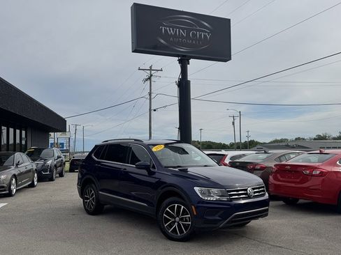 Used 2021 Volkswagen Tiguan SE AWD/4WD image 1