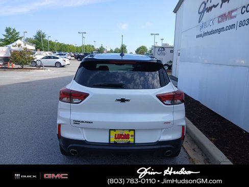 Certified 2023 Chevrolet TrailBlazer RS w/ Sun and Liftgate Package AWD/4WD image 5
