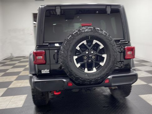 Used 2025 Jeep Wrangler Unlimited Rubicon AWD/4WD image 16