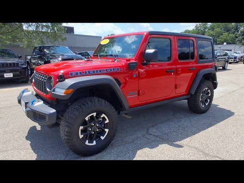 Used 2025 Jeep Wrangler Unlimited Rubicon 4xe w/ Convenience Group AWD/4WD image 4
