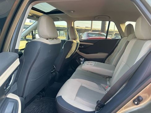 Used 2025 Subaru Outback Premium image 16