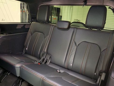 Used 2024 Ford Expedition Platinum AWD/4WD image 21