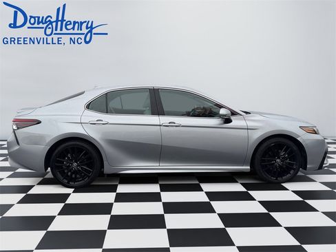 Used 2023 Toyota Camry XSE image 6