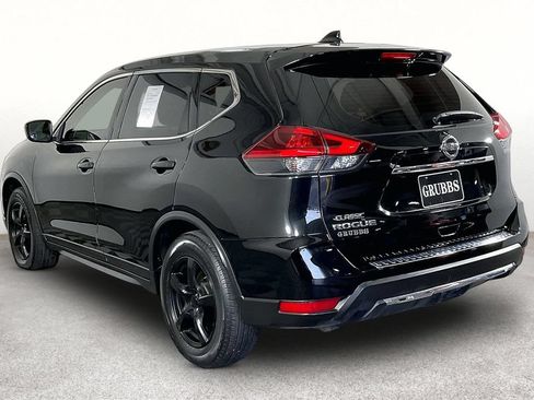 Used 2020 Nissan Rogue S FWD image 14