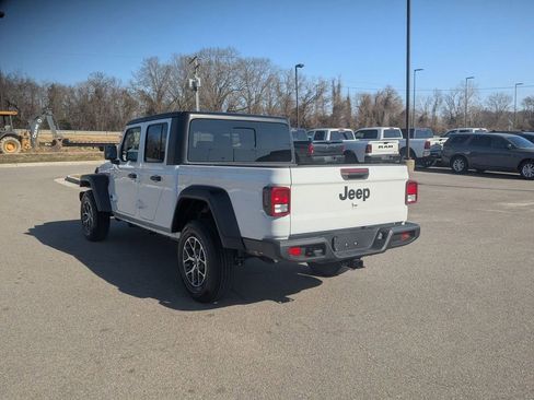 New 2026 Jeep Gladiator Sport image 3