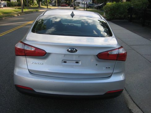 Used 2014 Kia Forte LX FWD image 6