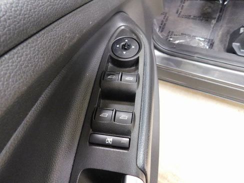 Used 2018 Ford Escape SEL image 19