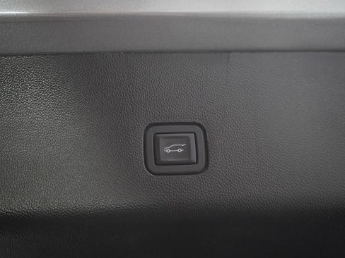 Used 2023 Chevrolet Traverse Premier w/ LPO, Floor Liner Package AWD/4WD image 11