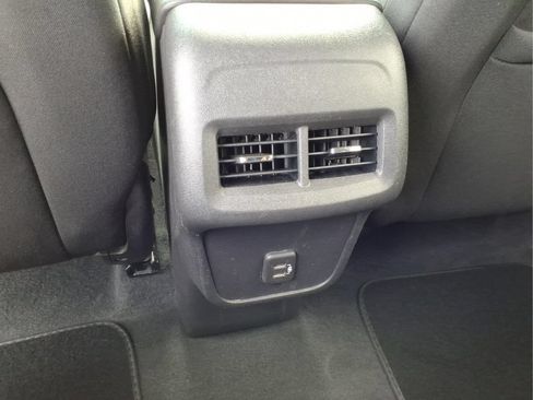 Used 2021 Chevrolet Equinox LT FWD image 19