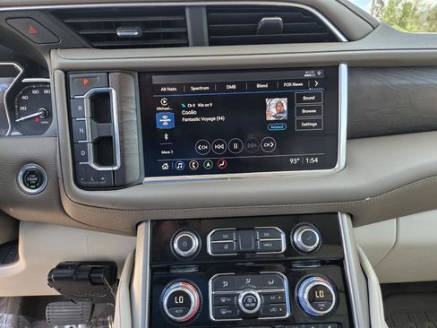Used 2021 GMC Yukon Denali w/ Denali Premium Package AWD/4WD image 25