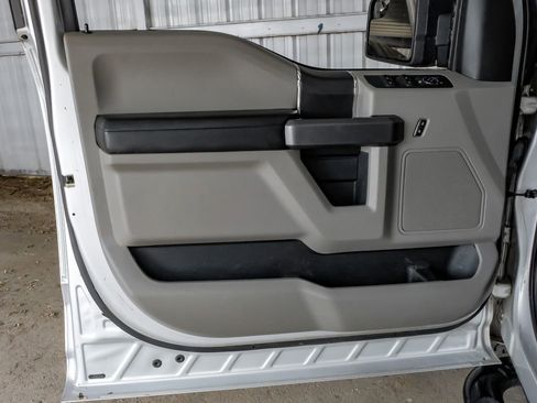 Used 2016 Ford F150 XLT RWD image 42